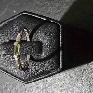Elegant Silver Ring with Green Gemstone